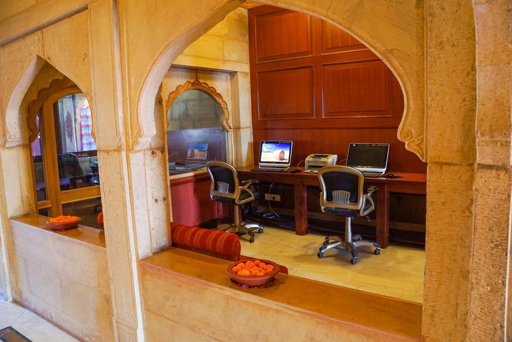 Hotel Rang Mahal Jaisalmer Bagian luar foto