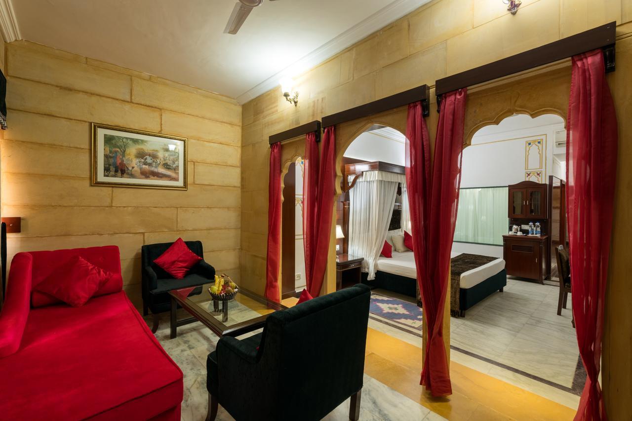 Hotel Rang Mahal Jaisalmer Bagian luar foto